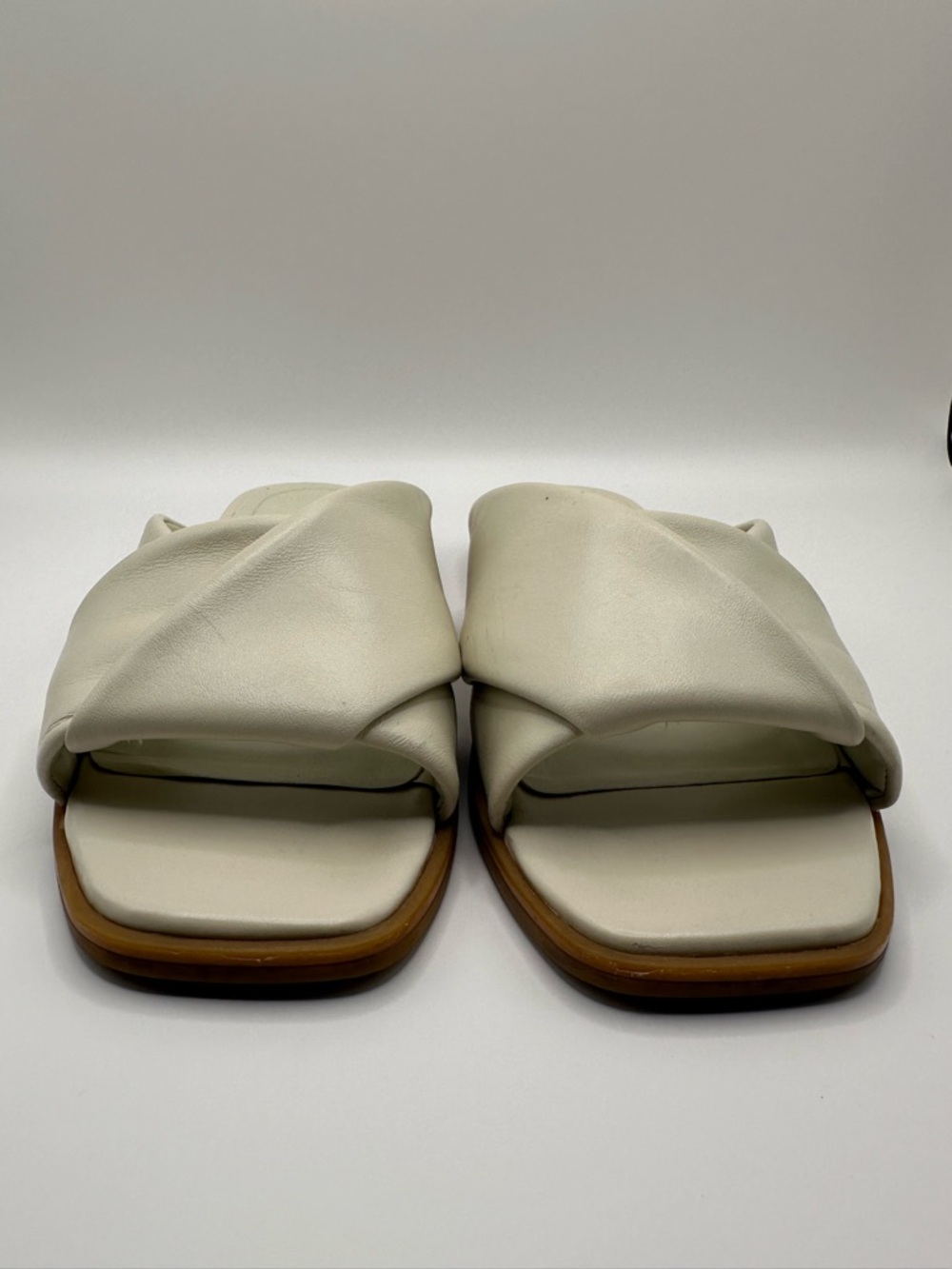 Vionic White Twisted Leather Slide Sandals